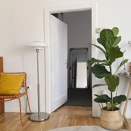 Cosy Tivoli Center Free Park 류블랴나